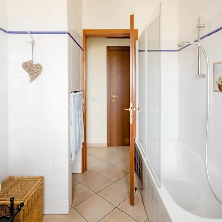 לינה וארוחת בוקר Casa Di Sandra *