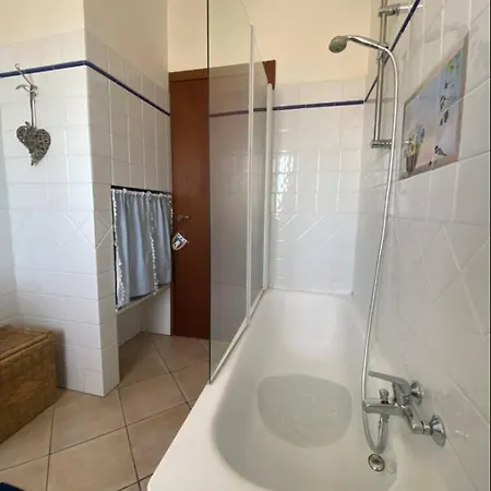 לינה וארוחת בוקר Casa Di Sandra